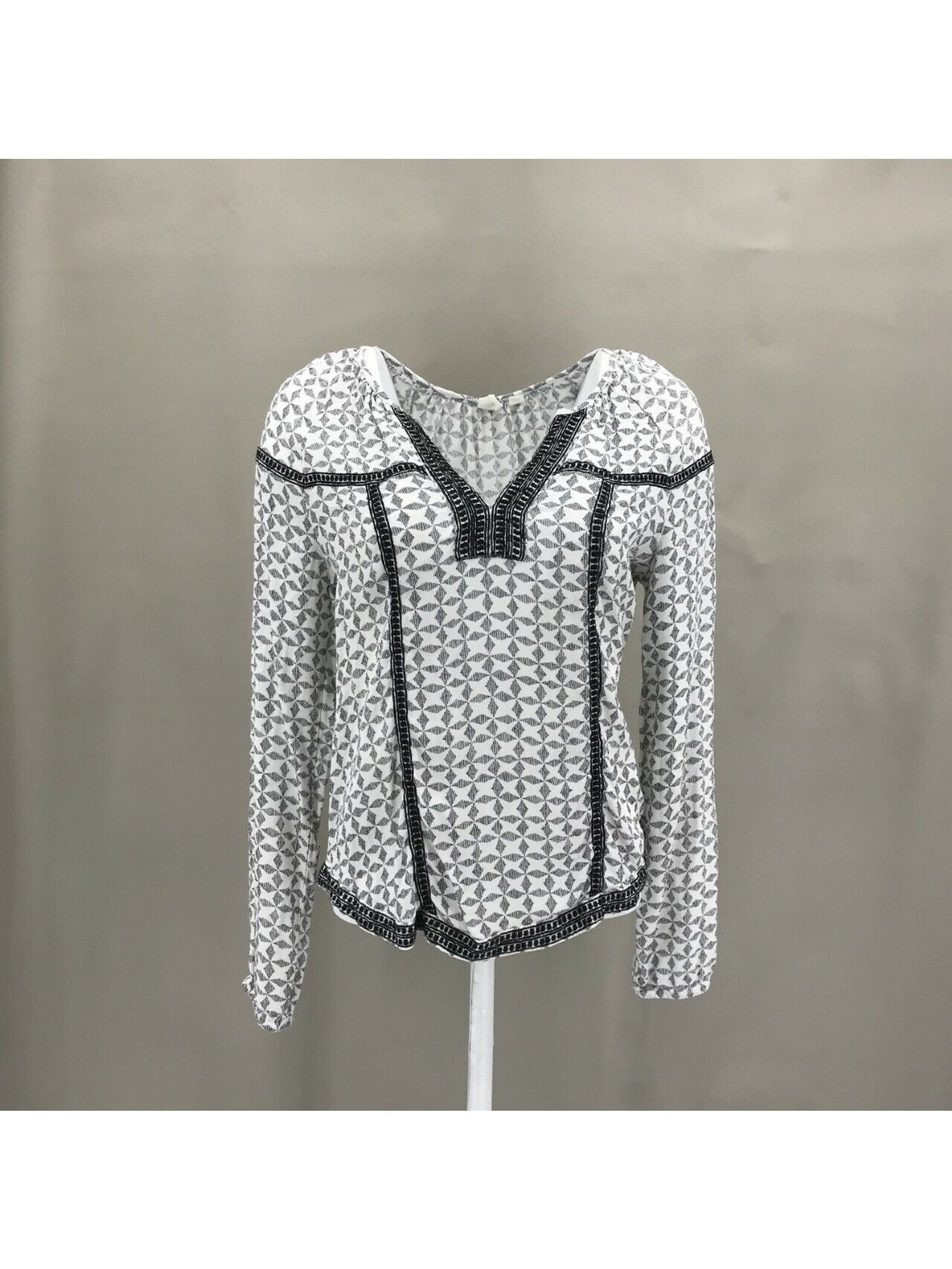 Gap Women's V Neck Geometric Print Popover Blouse Sz Xs White Black Long Sleeve
